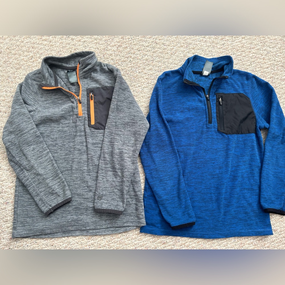 Two Boys Champion Quarter zip fleece size M (8/10)
